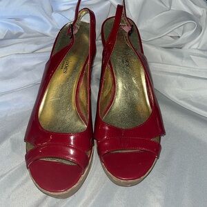 Towne Shoes Size 8 Platform Sandals